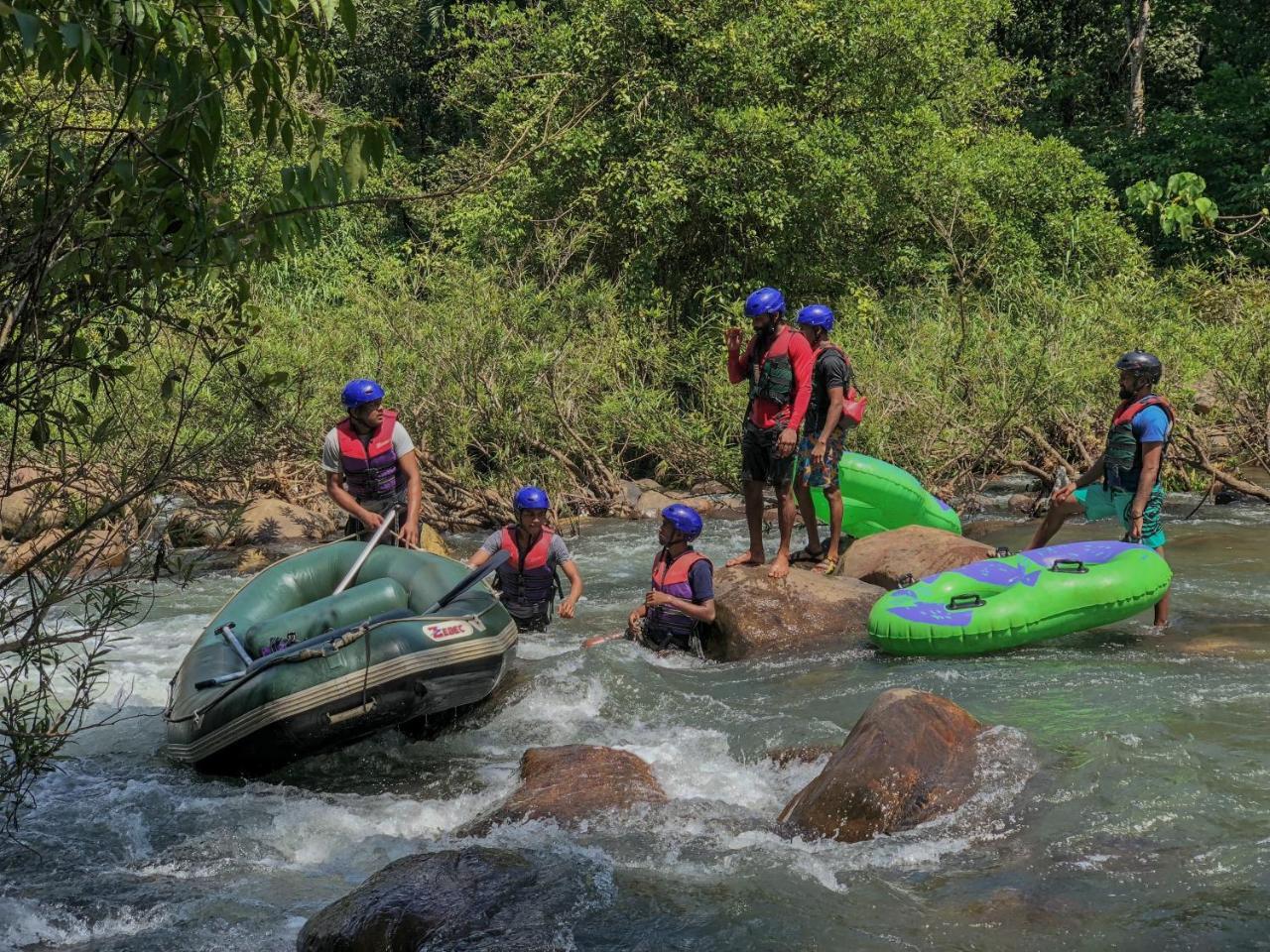 Jungle River Ginigathena Extérieur photo